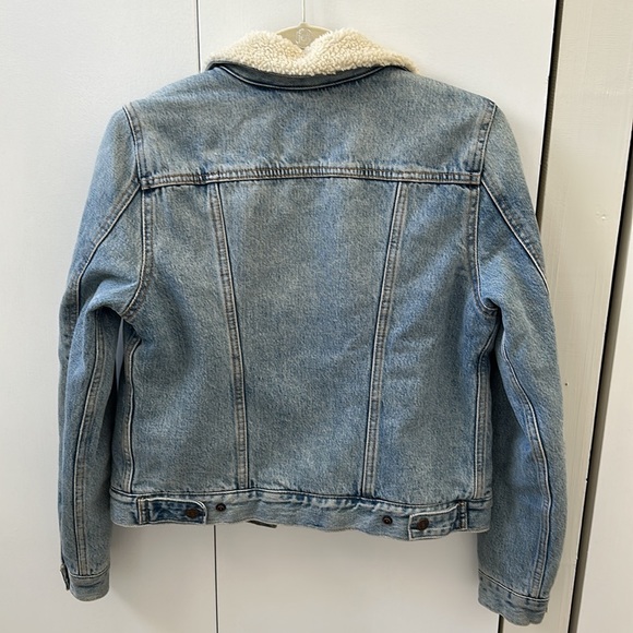 Levi’s Sherpa Trucker Jacket, size Small - Picture 3 of 3